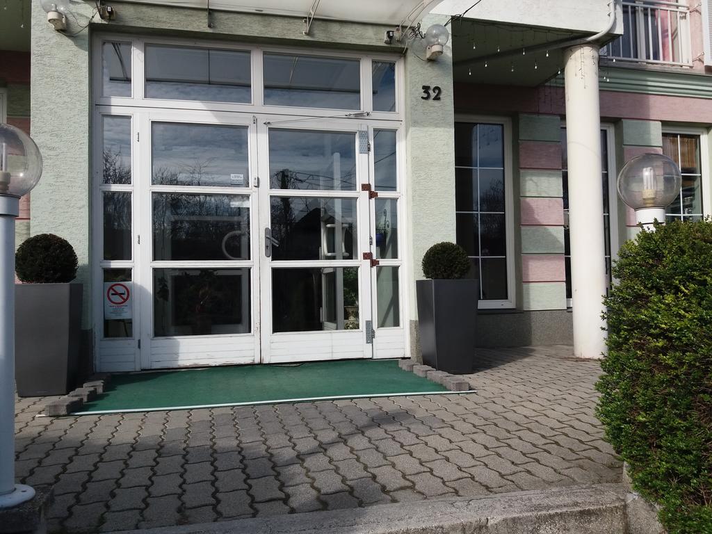 贝利弗尔帕恩兹奥酒店 布达佩斯 外观 照片